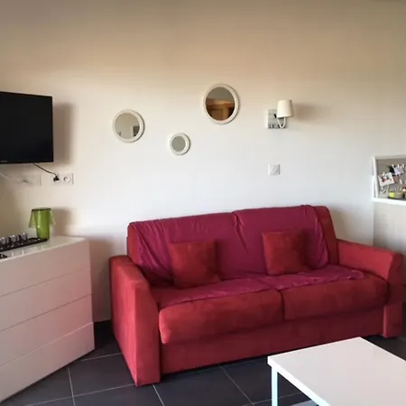 Clos Vignola Apartment *